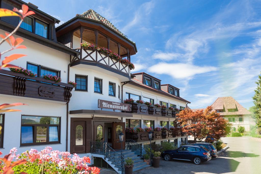 Hotel Alemannenhof Schallstadt Exterior foto